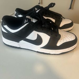 Nike Women’s Dunk Low Black White Size 7